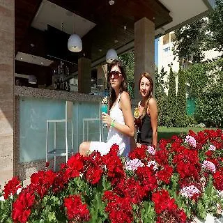 Hotel Elena 4*
